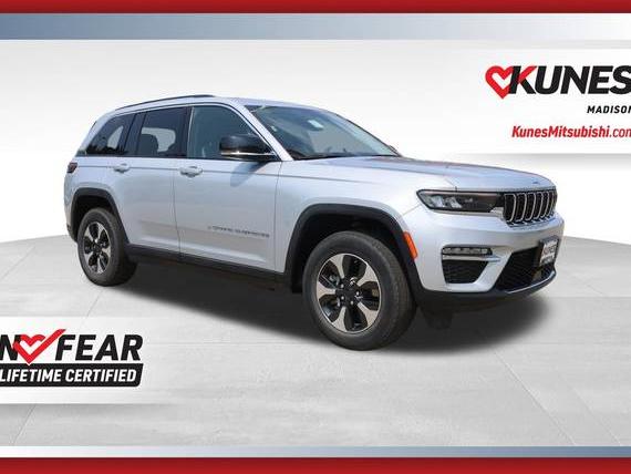 JEEP GRAND CHEROKEE 2023 1C4RJYB6XPC624370 image